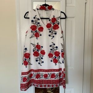 Floral neck detail shift dress